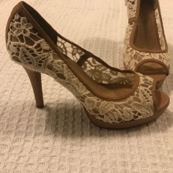 Antonio Melani lace heels - Picture 2 of 3